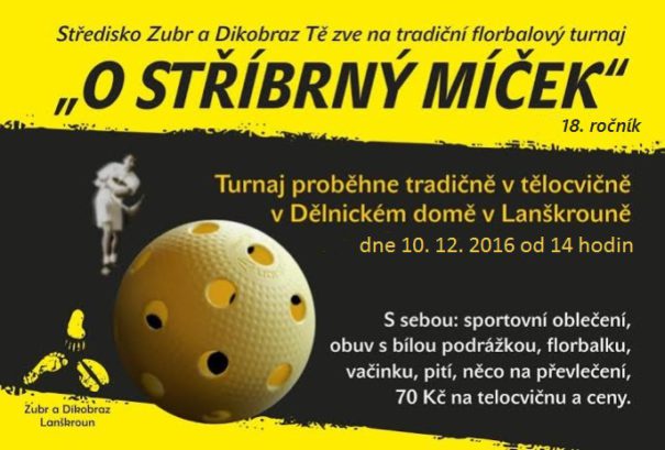 027-Zuzka s Venuší si v polovině tábora myjí vlasy a Šaman v dáli zakopává starou odpadovku